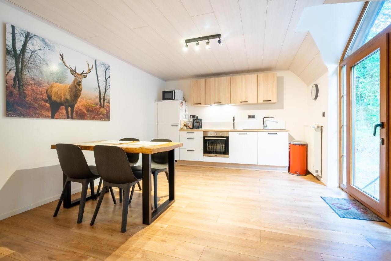 Bills Lodge, le plaisir de la rivière à 2 minutes du centre! La-Roche-en-Ardenne Esterno foto