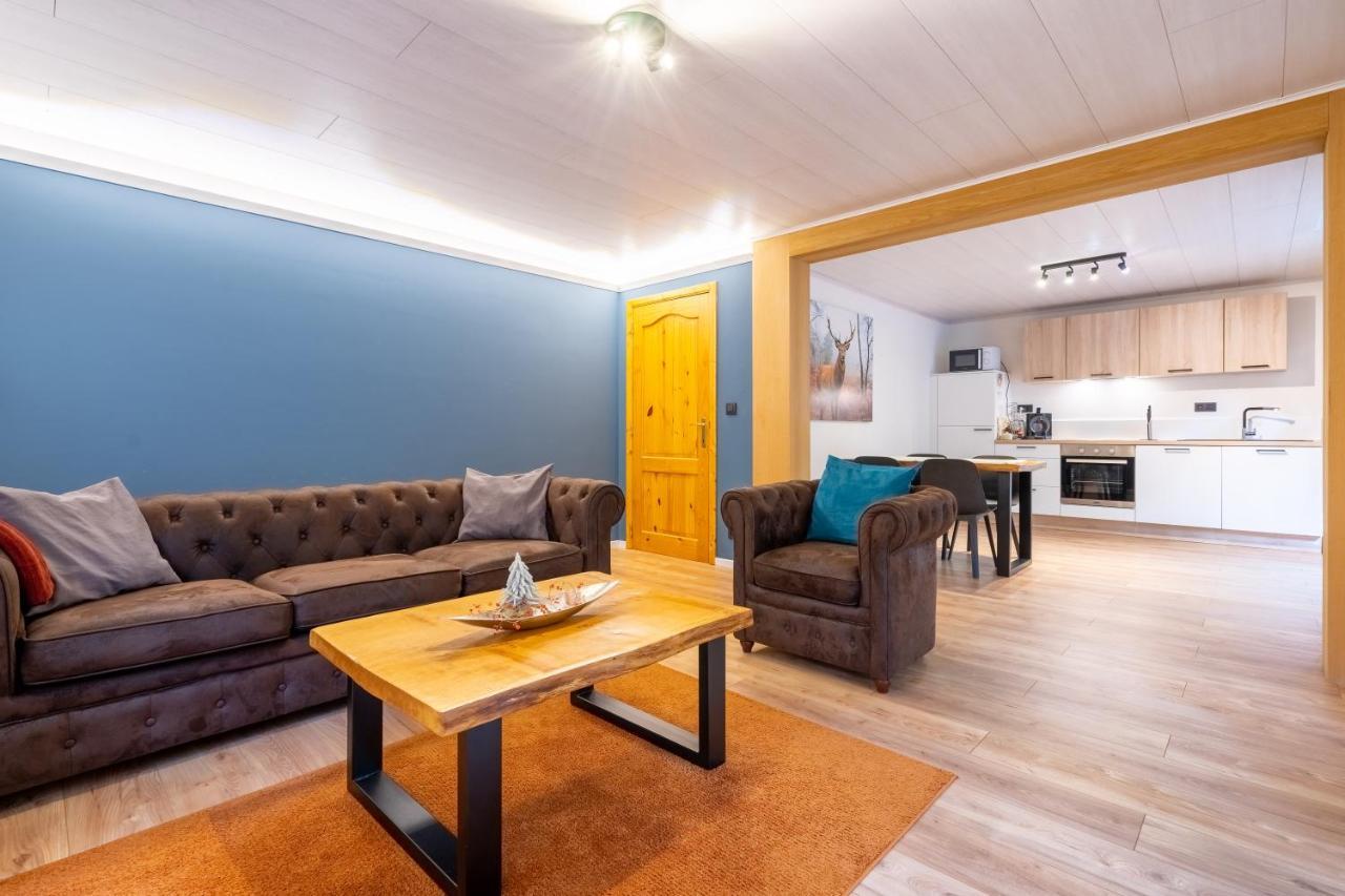 Bills Lodge, le plaisir de la rivière à 2 minutes du centre! La-Roche-en-Ardenne Esterno foto